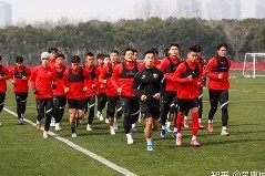 中超转会期走向成谜，曼联止住颓势，管理层满意，资深球员宣示担当(证明1和09的无限循环相等)