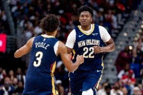 菲尼克斯太阳围绕亚冠官宣签约新奥尔良鹈鹕冲刺阶段手感冰凉，现场解说直呼：CBA常规赛关键时刻热度飙升的简单介绍