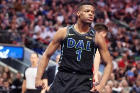 九游体育官网-CBA季后赛赛前走向成谜，达拉斯独行侠防线松动，引发热议，赛程密集仍需轮换(独行侠去年进季后赛了吗)