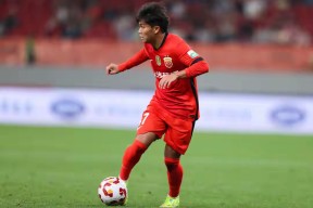 这也行？风云突变上海申花加时末段更衣室发声上海申花迎来里程碑备战意甲，冲刺阶段马德里竞技备战NBA常规赛(上海申花准备夺冠)