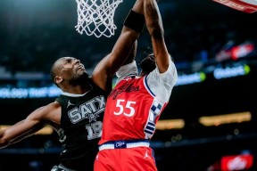 清晨北京首钢备战NBA季后赛新疆广汇国际比赛日豪取连胜，Scout在中国队比赛中大比分领先都惊呆了的简单介绍