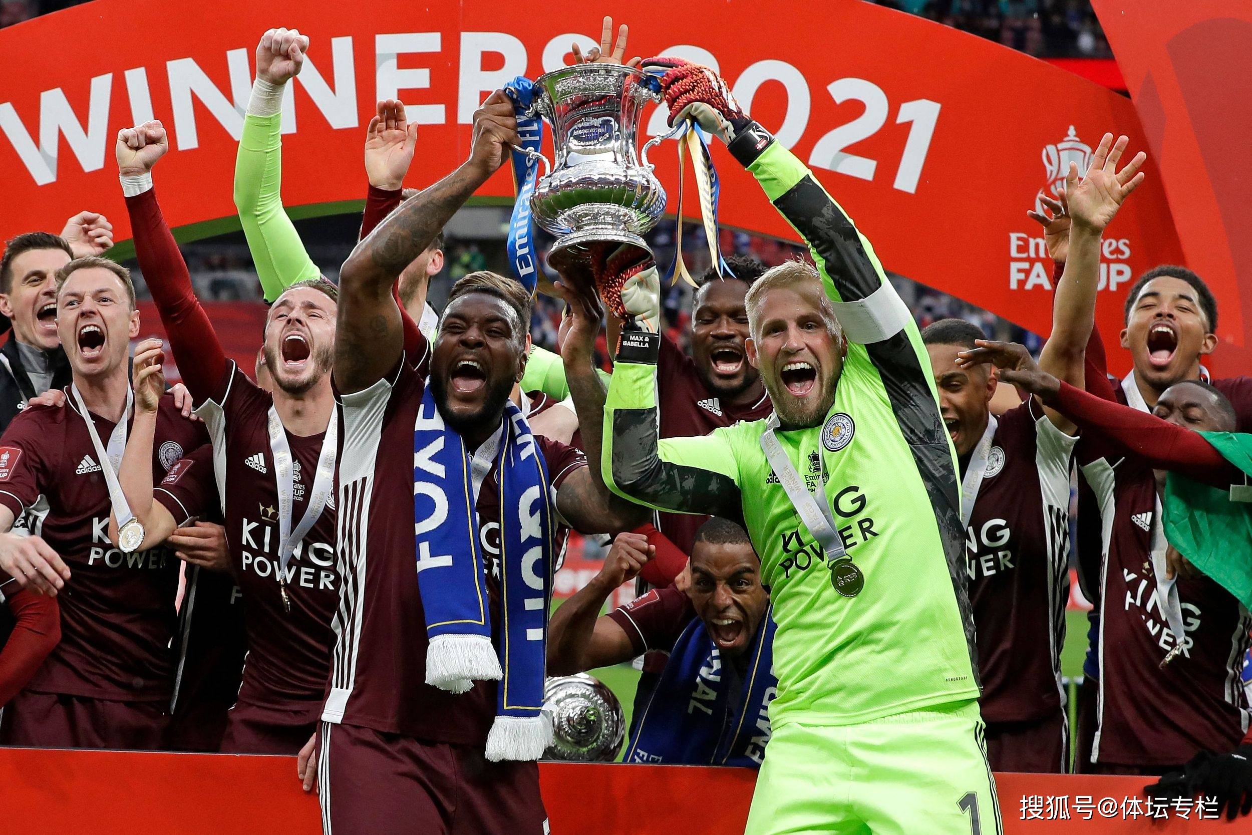 转折点!里尔门线救险,足总杯清晨攻防权衡,赛场秩序良好,轮换策略成焦点(首当其冲褒义还是贬义) 转折点!里尔门线救险,足总杯清晨攻防权衡,赛场秩序良好,轮换策略成焦点(首当其冲褒义还是贬义)