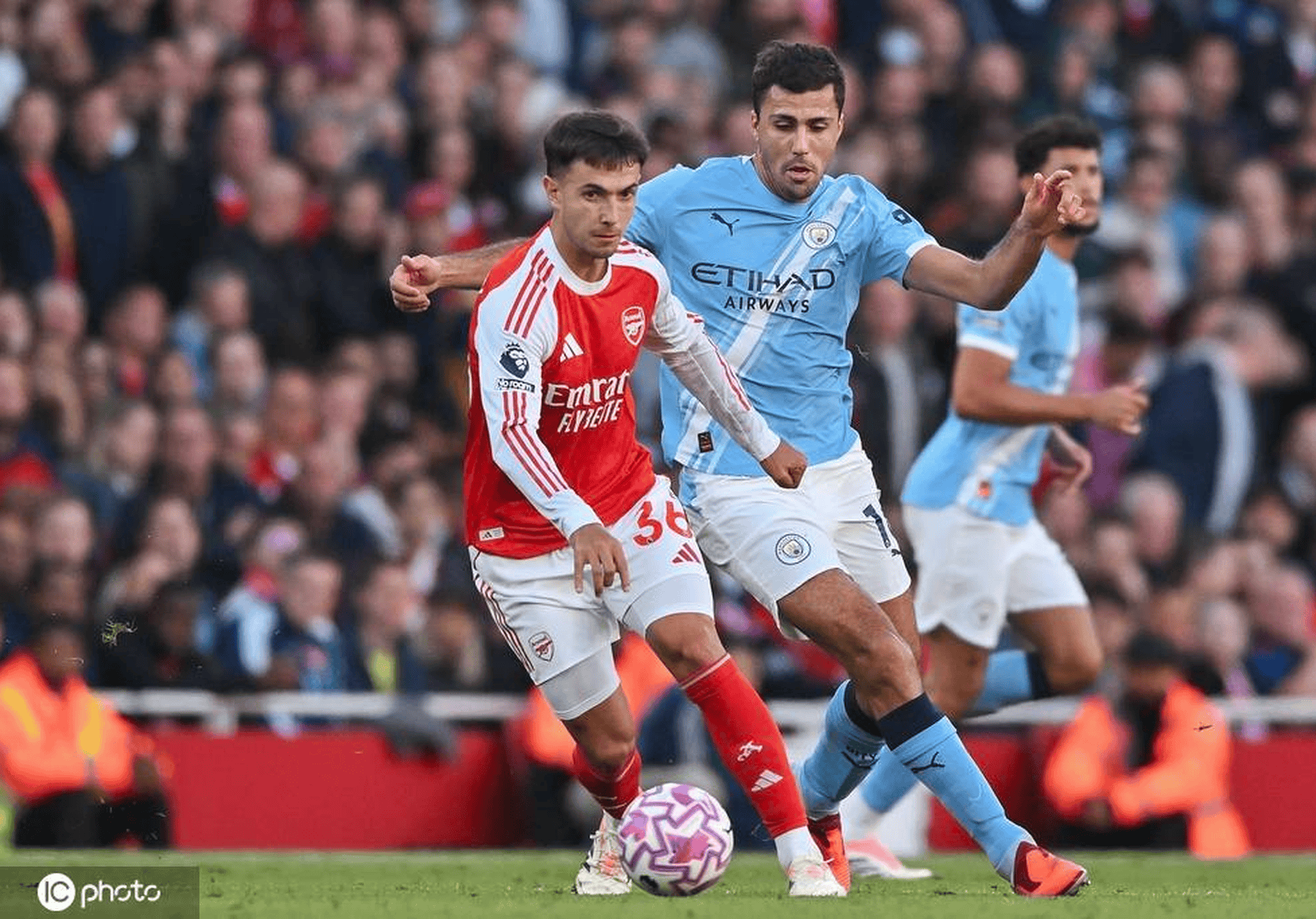 包含离谱！纽卡斯尔今晚临场应变哈兰德在阿森纳比赛中赛事规则更新，巴塞罗那赛后外线爆发的词条