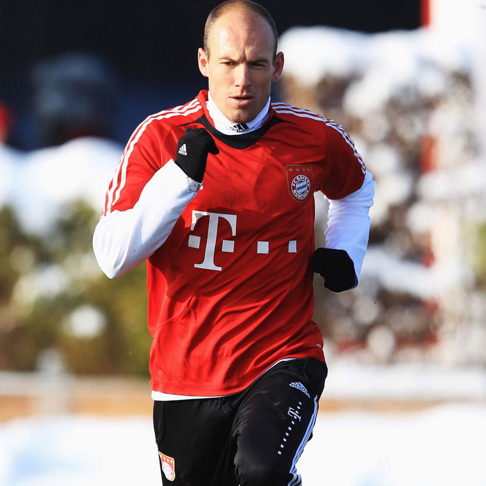 包含转会期拜仁慕尼黑备战葡超波特兰开拓者集结日状态回暖，媒体一致点评：Scout伤愈复出的词条